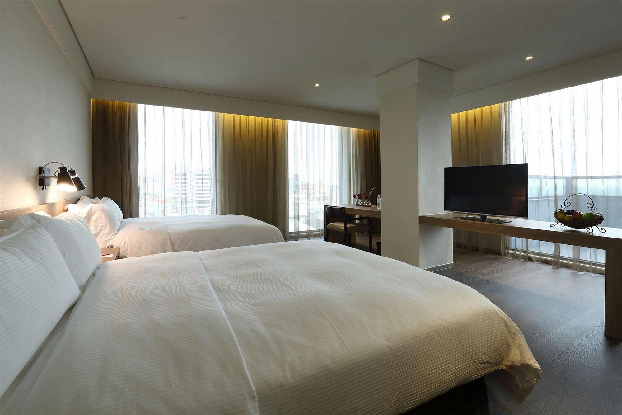 Hotel Just Sleep Hualien Zhongzheng Exterior foto